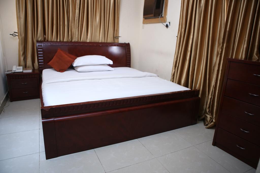 The Habitat Suites International Lagos Bilik gambar
