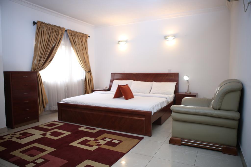 The Habitat Suites International Lagos Bilik gambar