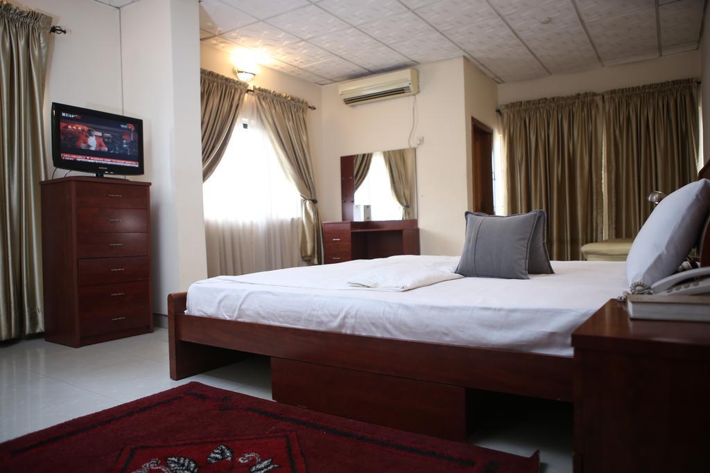 The Habitat Suites International Lagos Bilik gambar